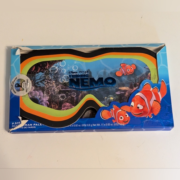 Revlon Finding Nemo P.Sherman Eyeshadow Palette 16 Color Palette. - Picture 5 of 6